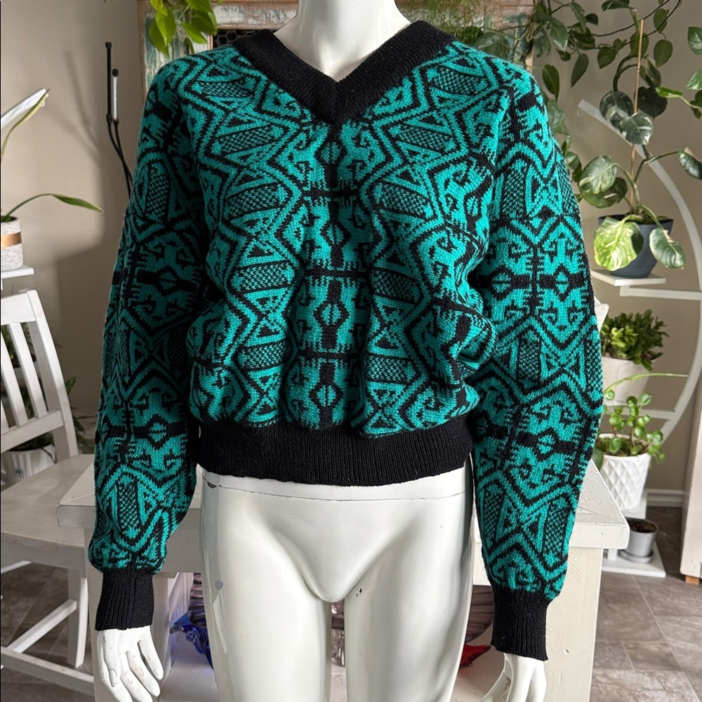 80s lifetime attire Vintage v neck Geometric 100% wool Knit Sweater black/green